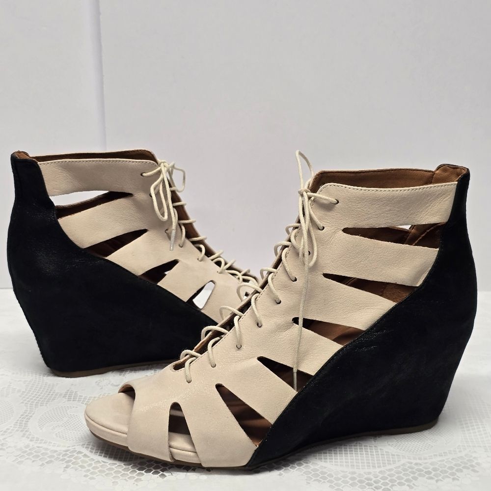 Gentle Souls Maeko Cream Leather Lace Up Wedge Sandals 8.5 Cocktail Vacation